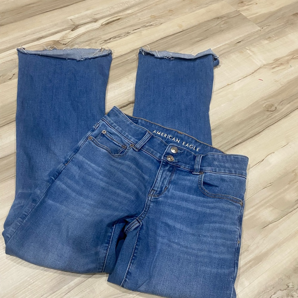 American Eagle Super Low Rise Flare Jeans Women’s 4 Raw Hem Next Level Stretch